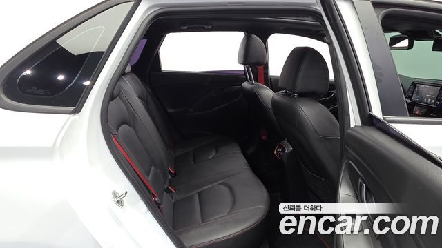 Hyundai i30 2019 — photo 11