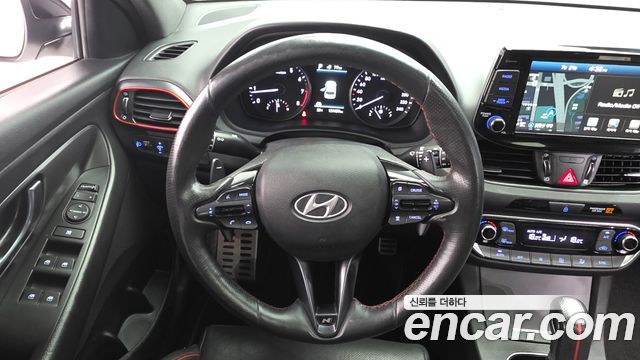 Hyundai i30 2019 — photo 13