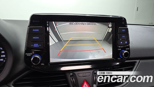 Hyundai i30 2019 — photo 15