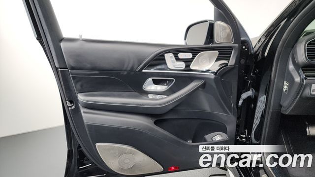 Mercedes-Benz GLS-Class 2023 — photo 14