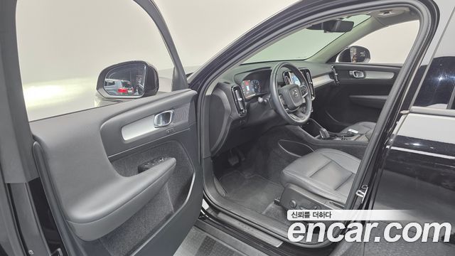 Volvo XC40 2019 — photo 13