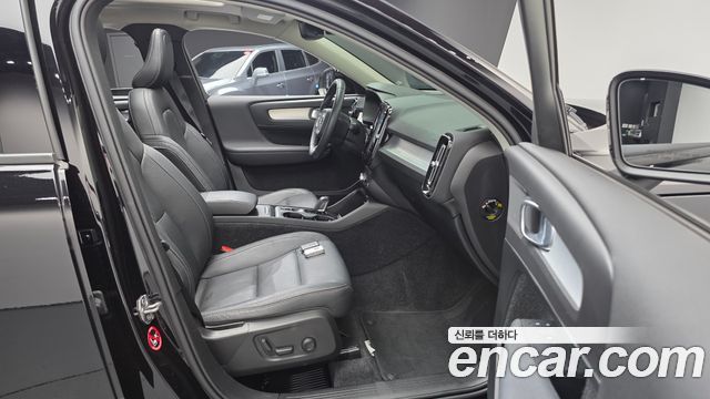 Volvo XC40 2019 — photo 17