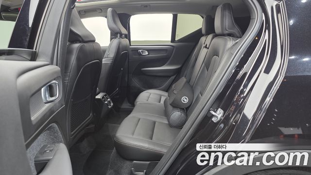 Volvo XC40 2019 — photo 18