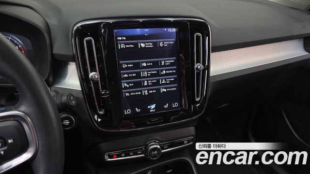 Volvo XC40 2019 — photo 20