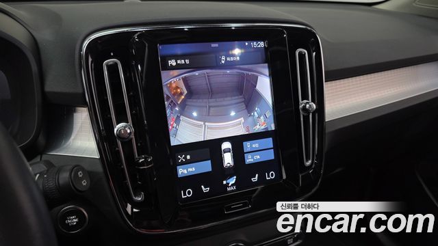 Volvo XC40 2019 — photo 21