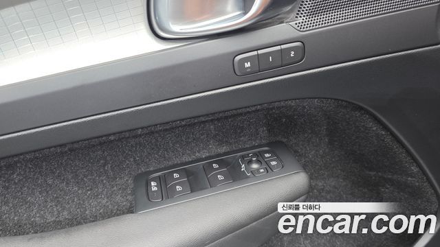 Volvo XC40 2019 — photo 26