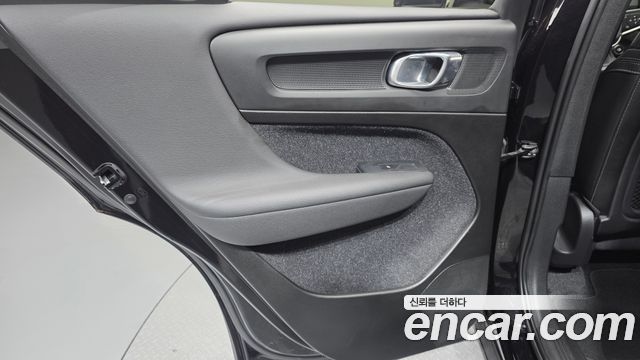 Volvo XC40 2019 — photo 15