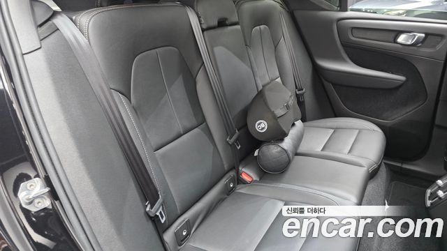 Volvo XC40 2019 — photo 16