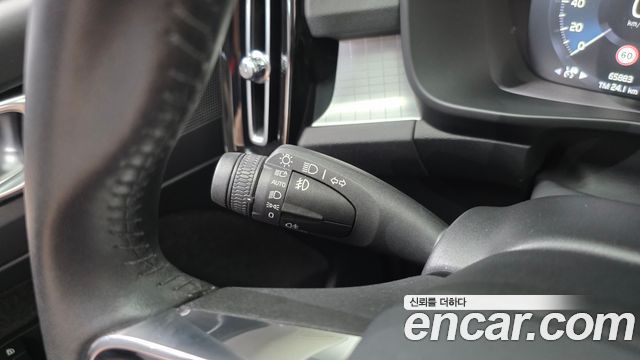 Volvo XC40 2019 — photo 27