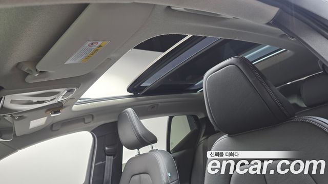 Volvo XC40 2019 — photo 29
