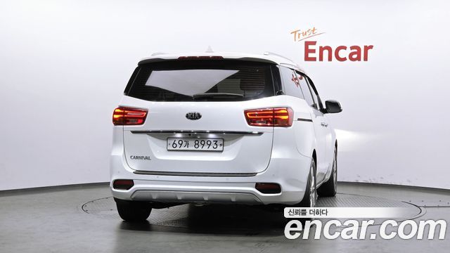 Kia Canival 2019 — photo 4