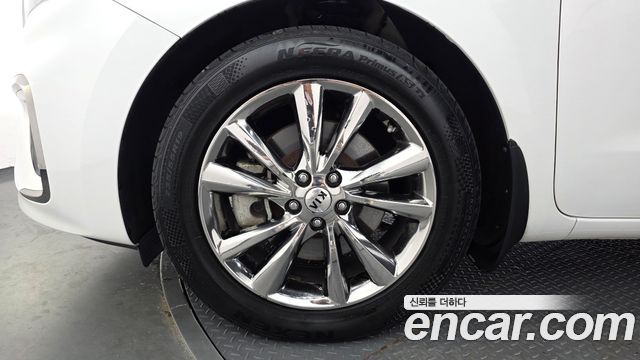 Kia Canival 2019 — photo 5