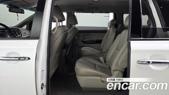Kia Canival 2019 — photo 11