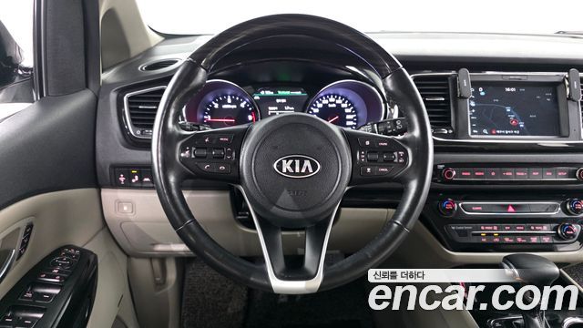 Kia Canival 2019 — photo 12