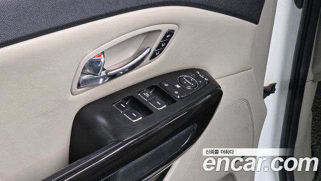 Kia Canival 2019 — photo 16
