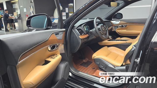Volvo XC90 2019 — photo 10