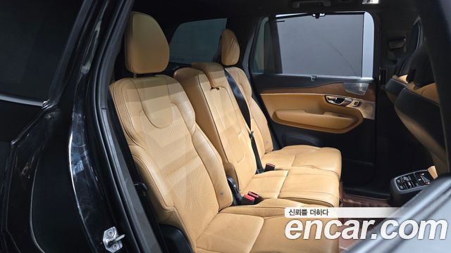 Volvo XC90 2019 — photo 11