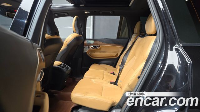 Volvo XC90 2019 — photo 12