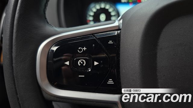 Volvo XC90 2019 — photo 15