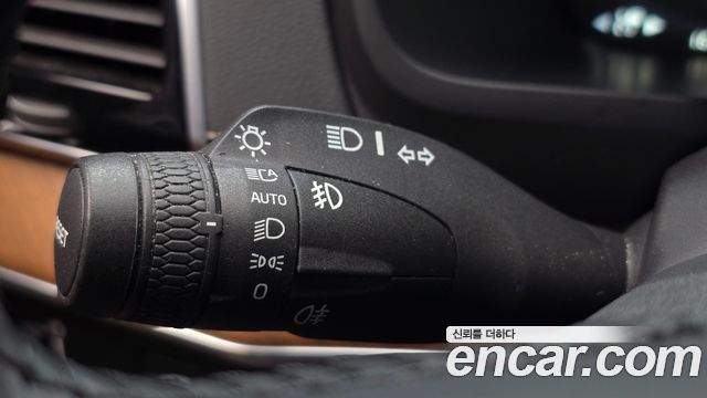 Volvo XC90 2019 — photo 18