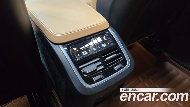 Volvo XC90 2019 — photo 20