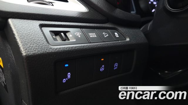Hyundai Santafe 2018 — photo 23