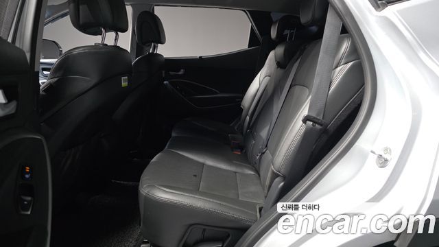 Hyundai Santafe 2018 — photo 16