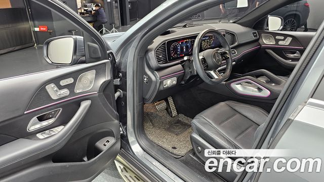 Mercedes-Benz GLE-Class 2023 — photo 13