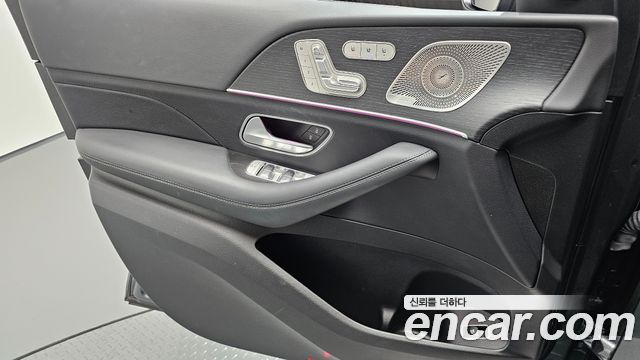Mercedes-Benz GLE-Class 2023 — photo 14