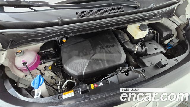 Hyundai Staria 2025 — photo 6