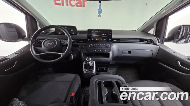 Hyundai Staria 2025 — photo 10