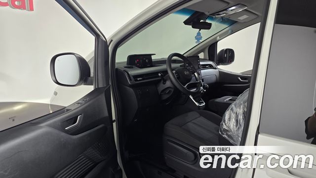 Hyundai Staria 2025 — photo 13