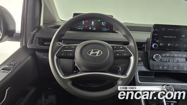 Hyundai Staria 2025 — photo 18