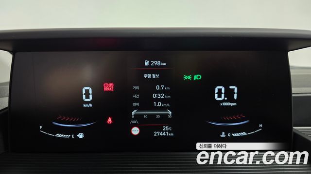 Hyundai Staria 2025 — photo 23