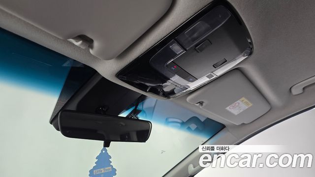 Hyundai Staria 2025 — photo 25