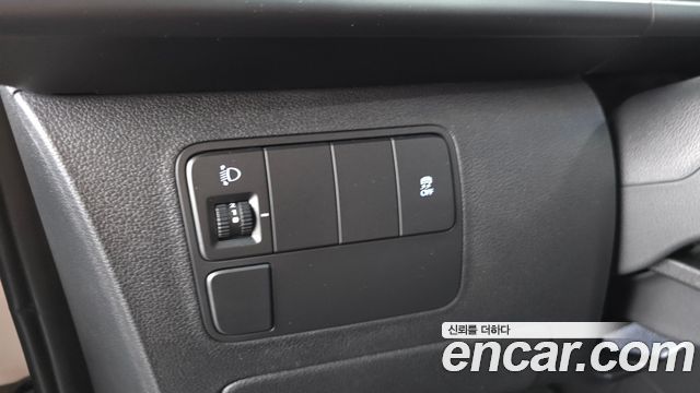 Hyundai Staria 2025 — photo 26