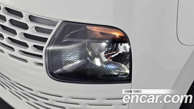 Hyundai Staria 2025 — photo 8