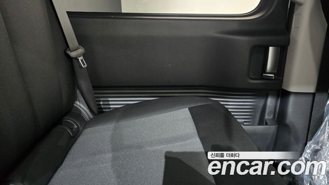 Hyundai Staria 2025 — photo 15