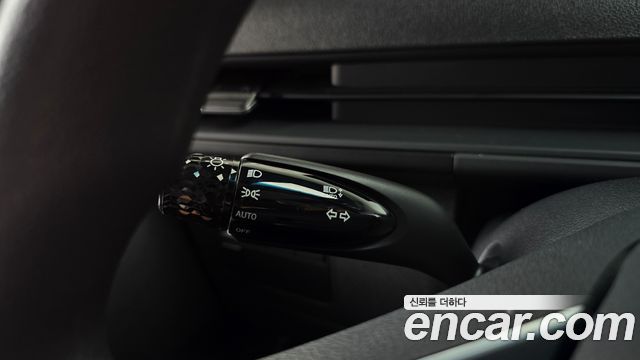 Hyundai Staria 2025 — photo 28