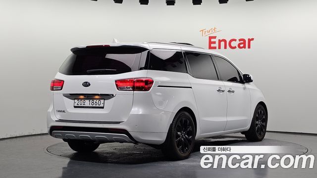 Kia Canival 2016 — photo 2