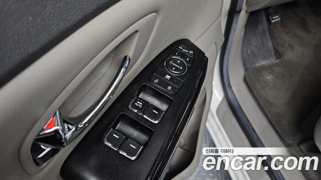Kia Canival 2016 — photo 12