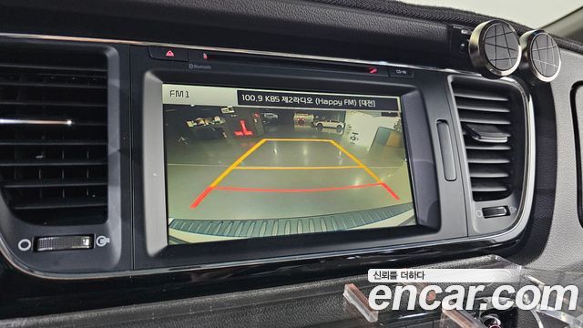 Kia Canival 2016 — photo 16