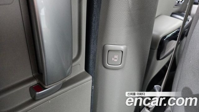 Kia Canival 2016 — photo 19