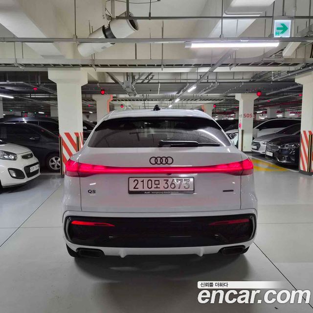 Audi Q5 2025 — photo 2