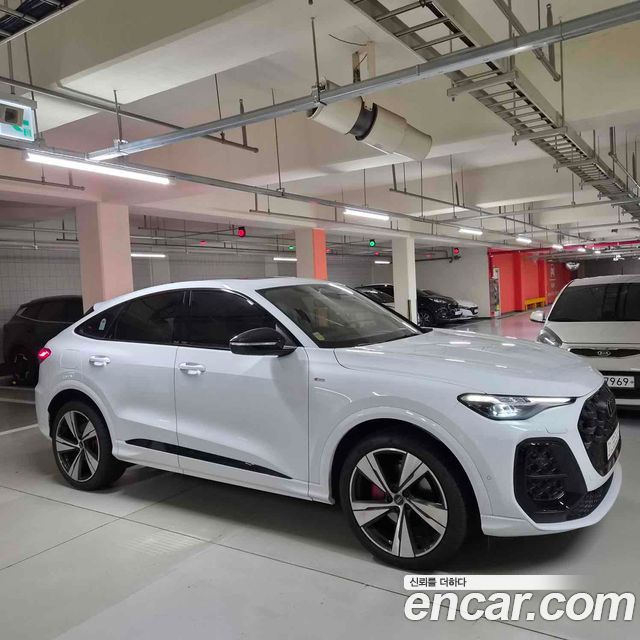 Audi Q5 2025 — photo 8