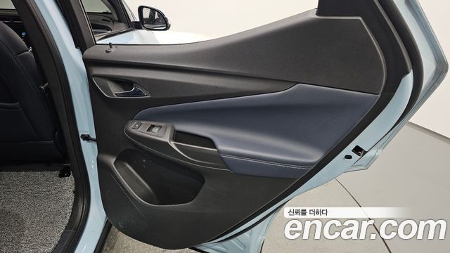 Chevrolet Korea 볼트 EUV 2023 — photo 15