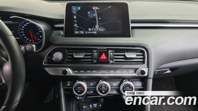 Genesis G70 2018 — photo 15