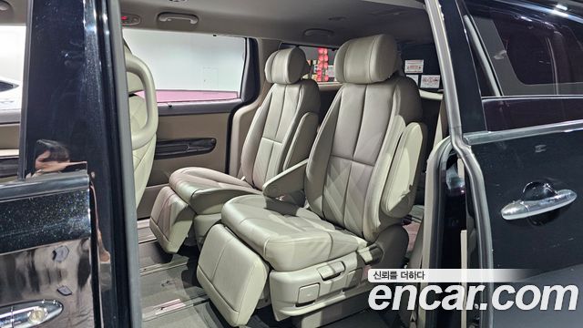 Kia Canival 2017 — photo 17
