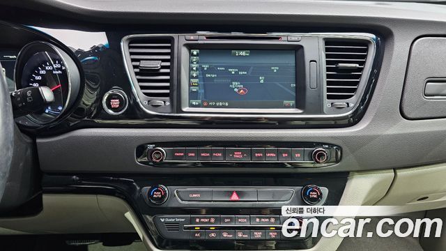 Kia Canival 2017 — photo 18