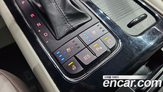 Kia Canival 2017 — photo 23